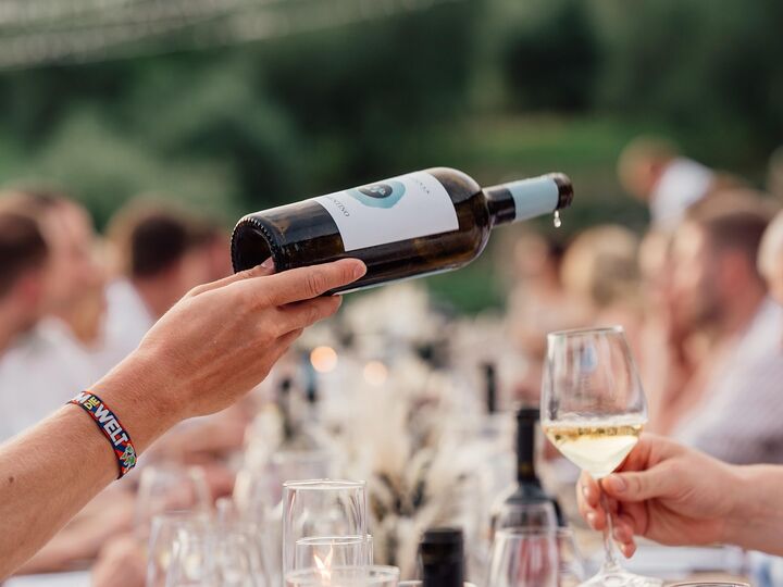 Looking for potential distributors for U.S. premium handcrafted wines in France